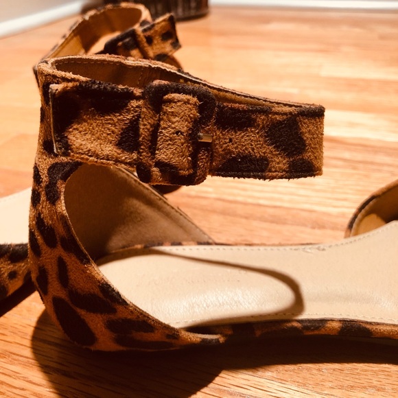 💥LAST ONE!💥 NWTPrint Flats With Ankle Strap - Picture 3 of 5